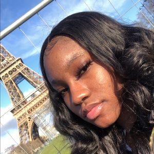 Meet your Posher, Makeisha